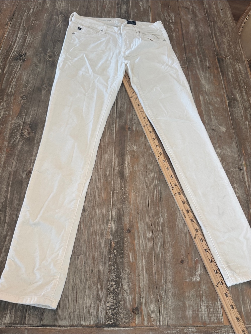 White Slim Straight Jeans - Visible Pocket Tab
AG The Legging Ankle
